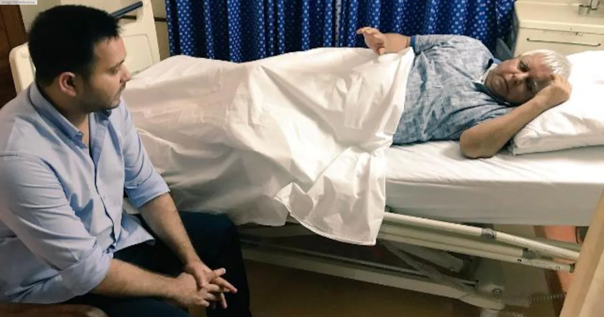 Bihar CM Nitish Kumar visits ailing RJD chief Lalu Prasad Yadav at hospital